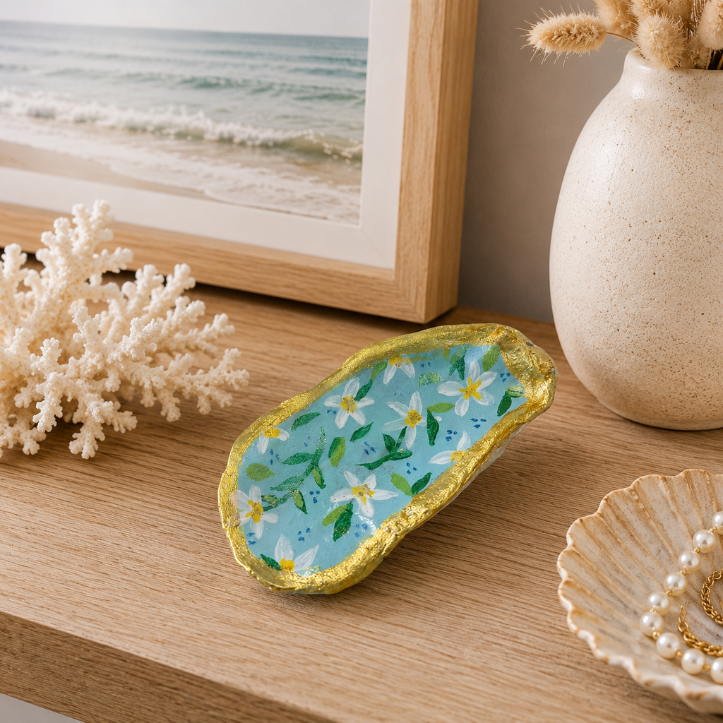 Set of 4 Retro Coastal Large Decorative Hand Painted Oyster Shells